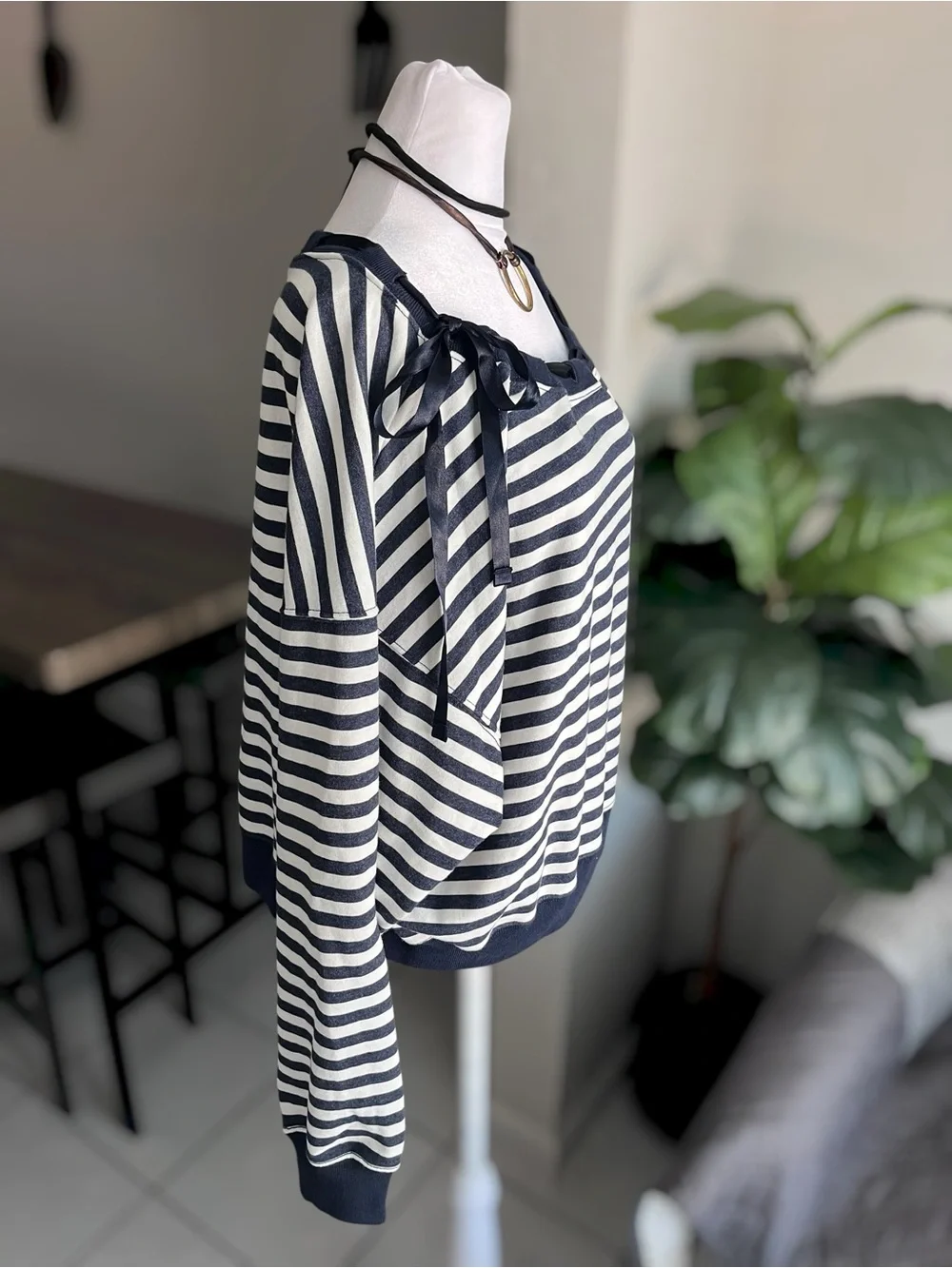 Hollister Striped Ribbon Bow Neckline Long Sleeve Sweatshirt Size M